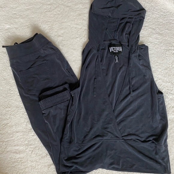 Limited Edition VSX Sport Track Suit in Slate Grey - Picture 8 of 12